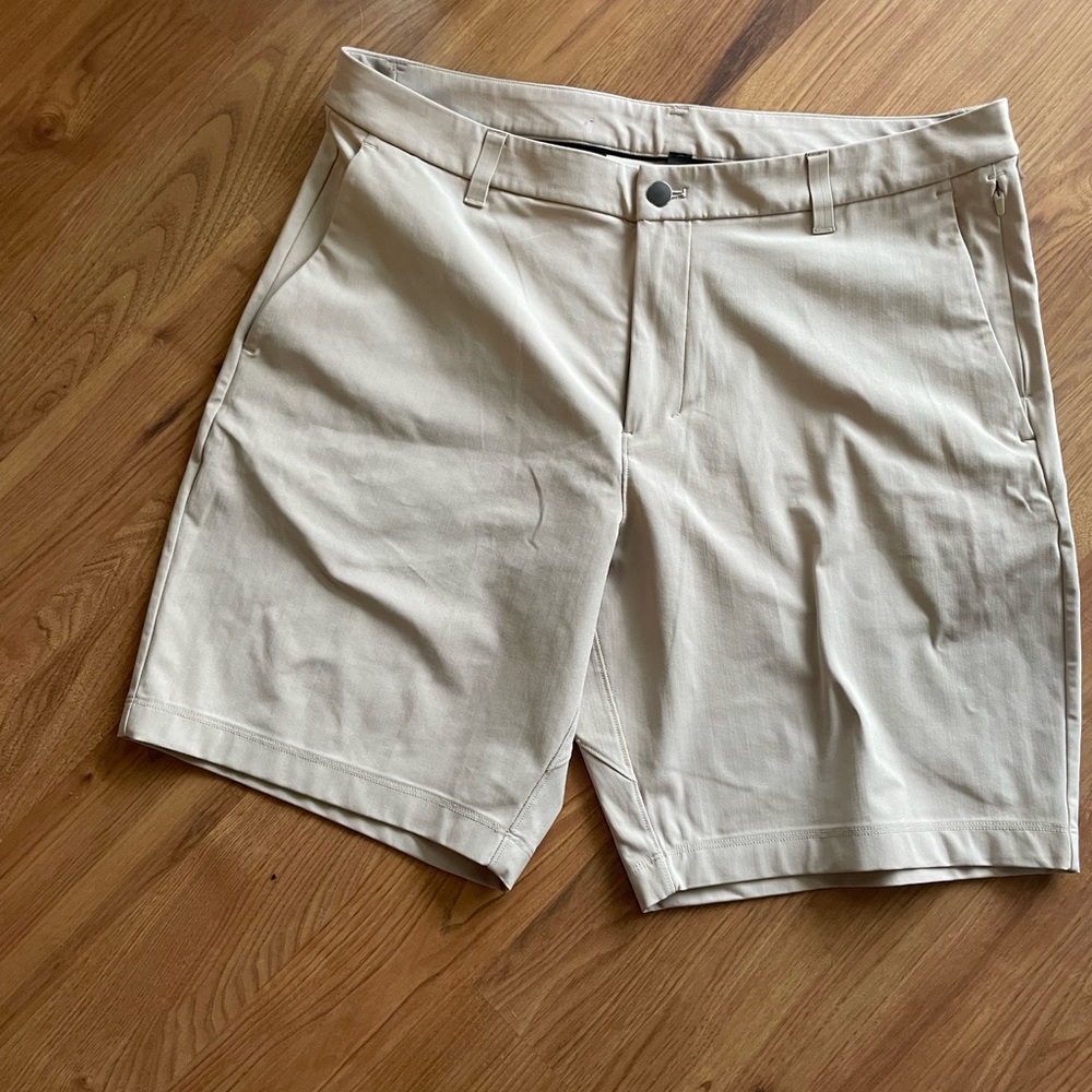 Lululemon Shorts 9in inseam, size 36